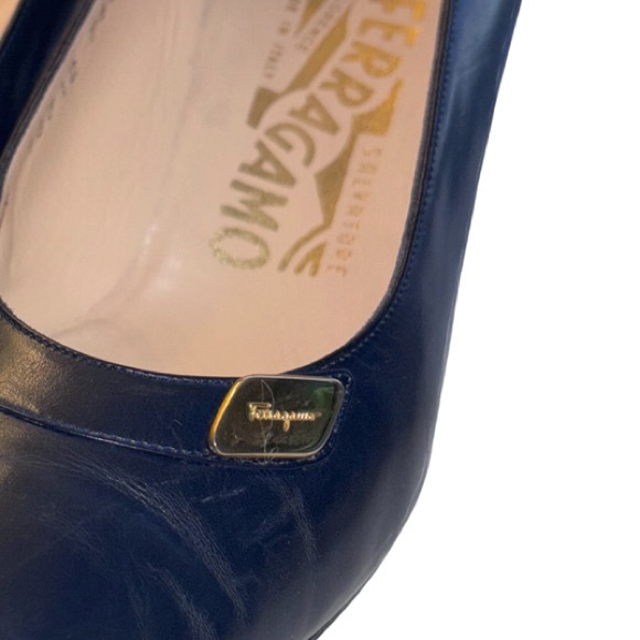 Salvatore Ferragamo Vintage Black Leather Pumps | 8.5 AA Narrow | Made in Italy - Picture 2 of 10